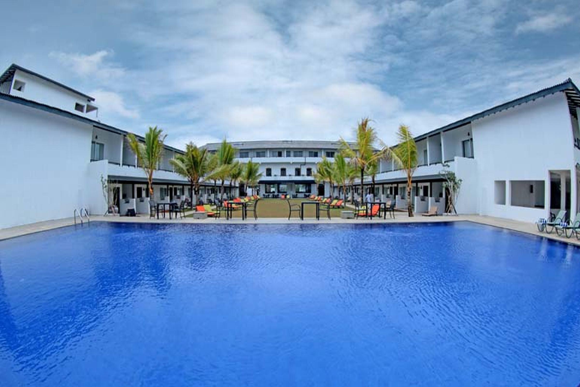 Coco Royal Beach Resort Kalutara Bagian luar foto