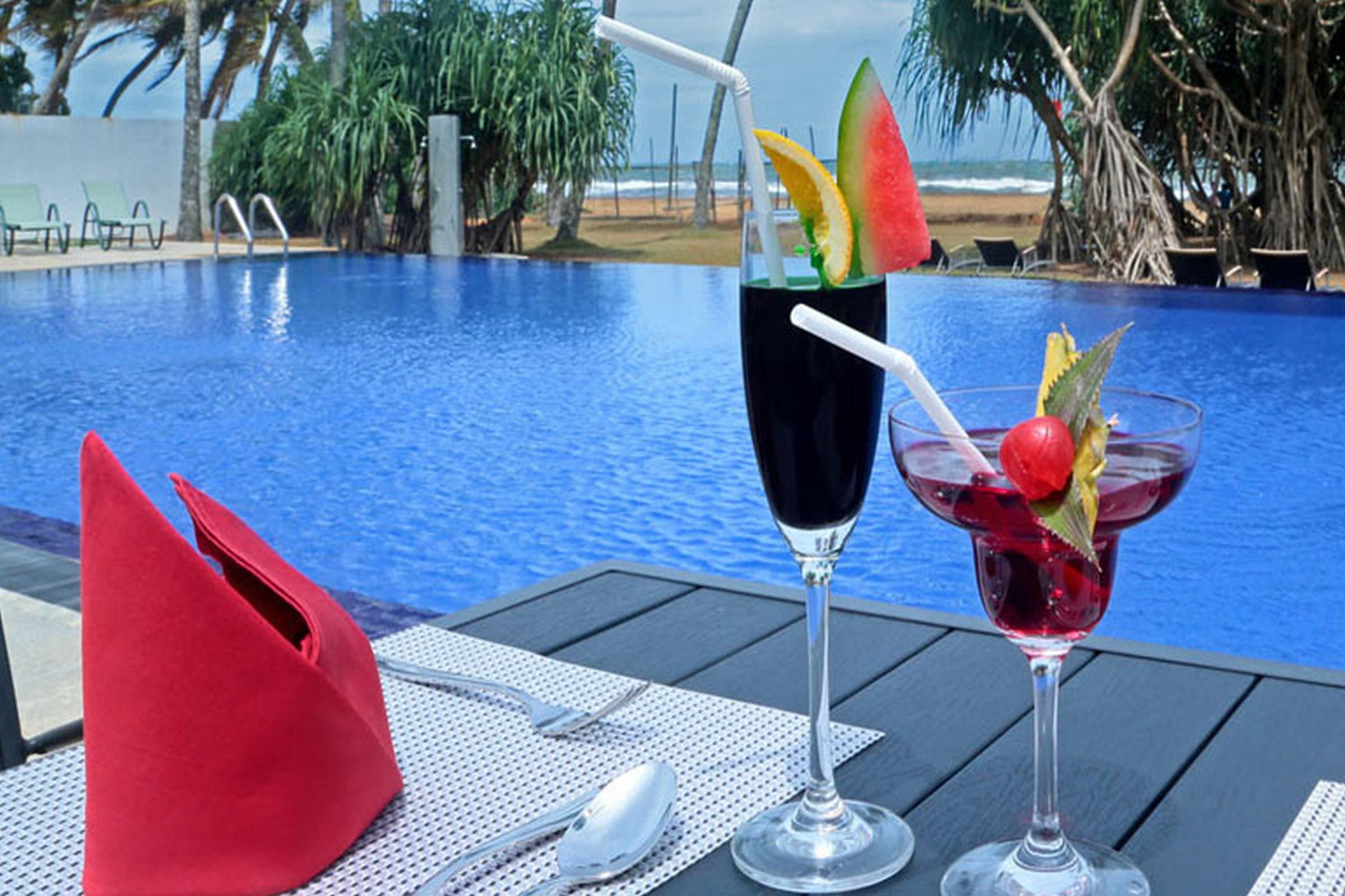 Coco Royal Beach Resort Kalutara Bagian luar foto