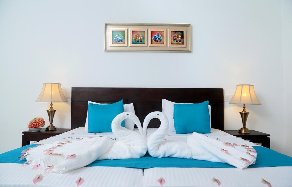 Coco Royal Beach Resort Kalutara Bagian luar foto